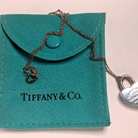 Tiffany and Co Return to Tiffany Heart Necklace - Picture 4 of 4